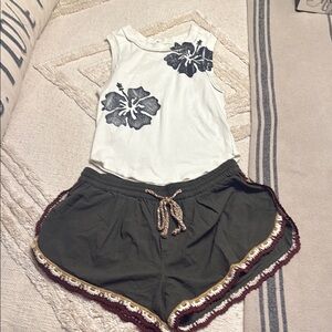Free People White and Black Floral Tank Top Sz xl/shorts Sz M